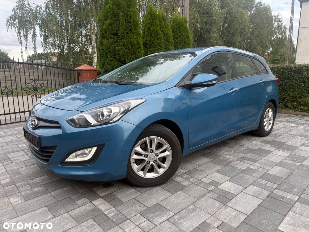 Hyundai i30 blue Kombi 1.6 CRDi YES Gold - 4