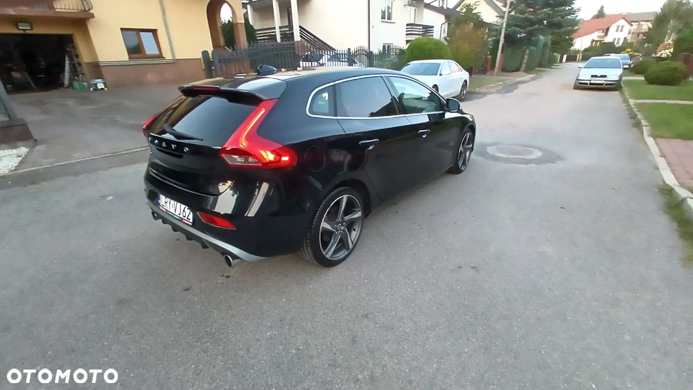 Volvo V40 D2 R-Design - 2