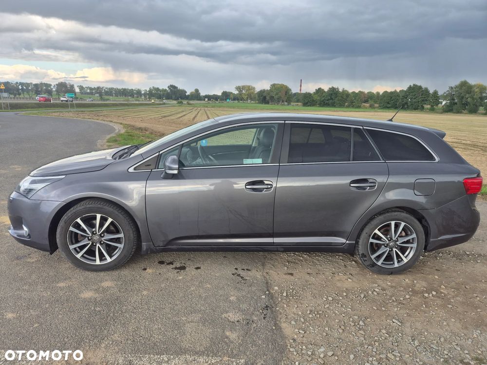 Toyota Avensis 2.0 D-4D Premium - 5