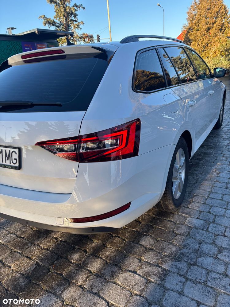 Skoda Superb 2.0 TDI DSG Style - 26