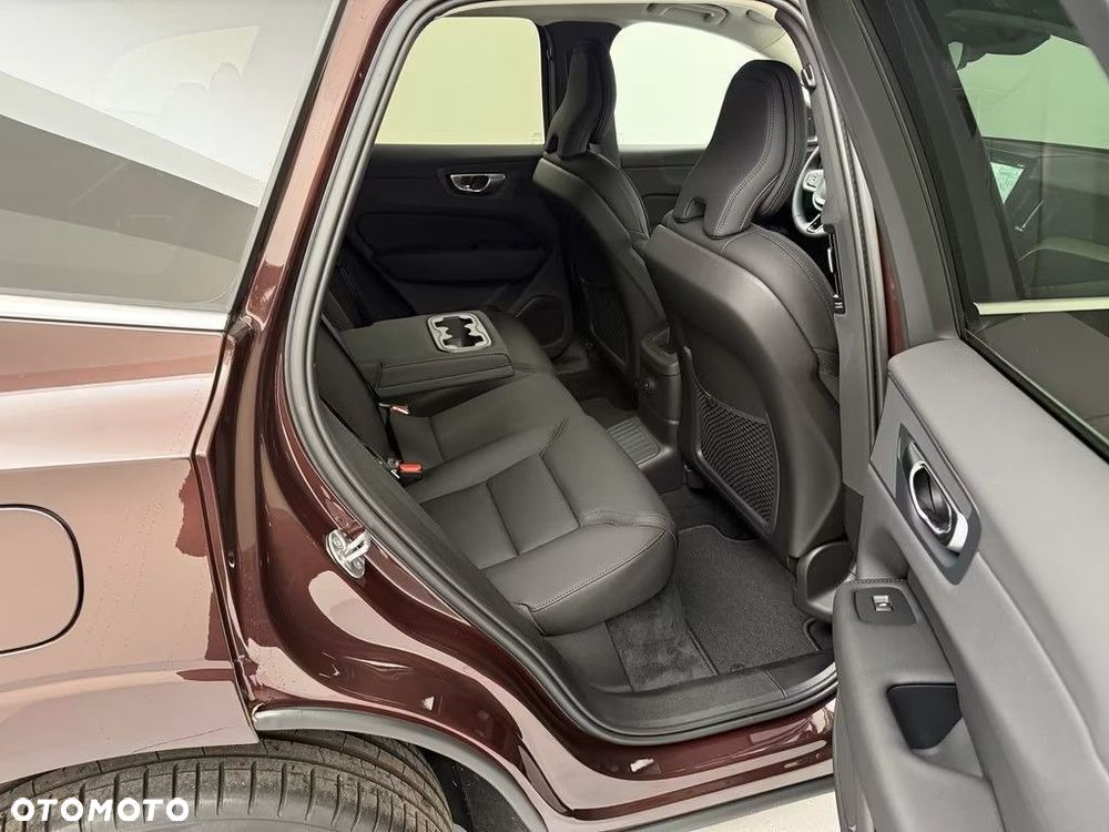 Volvo XC 60 T6 Plug-In Hybrid AWD Plus Bright - 13