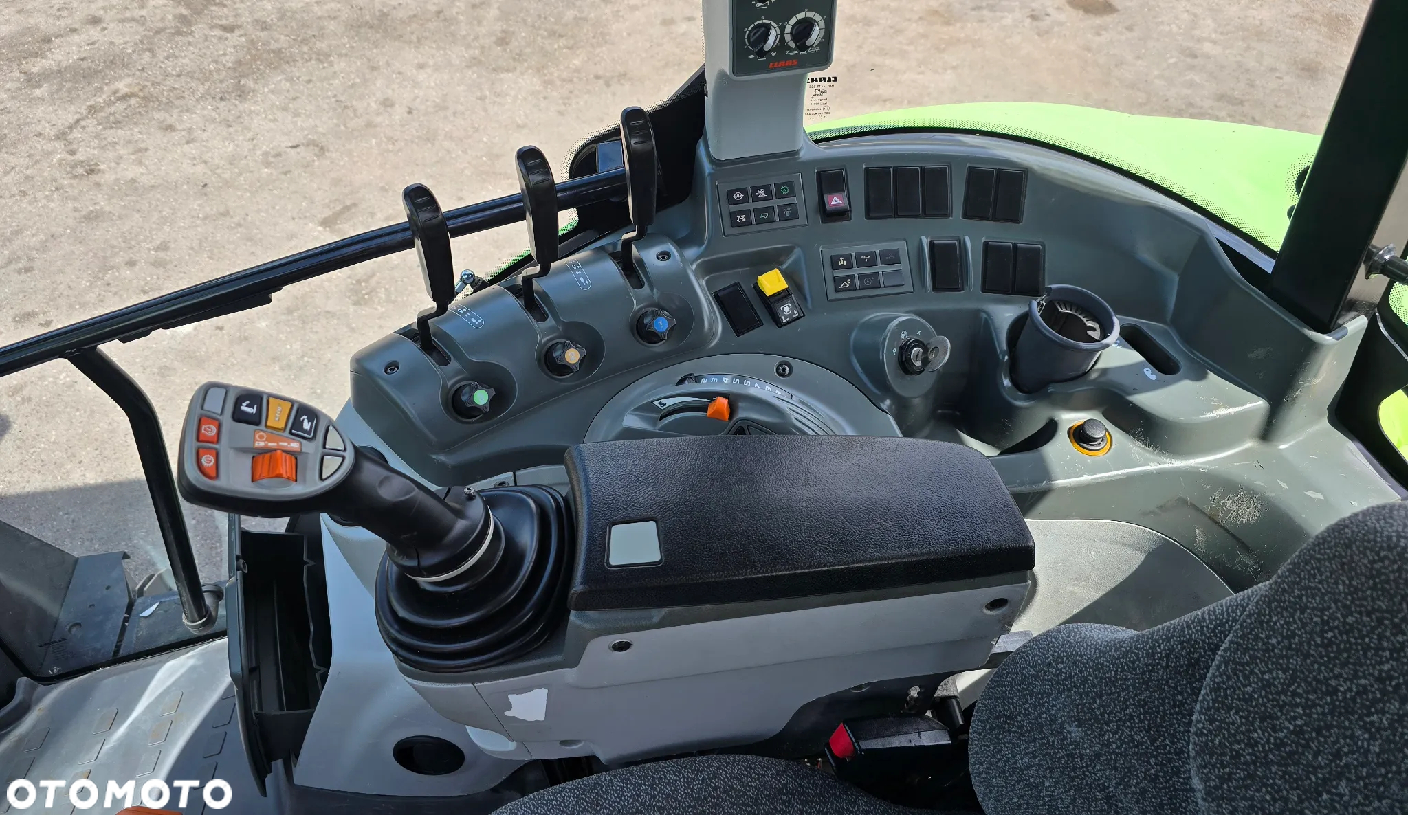 Claas Arion 420 - 7