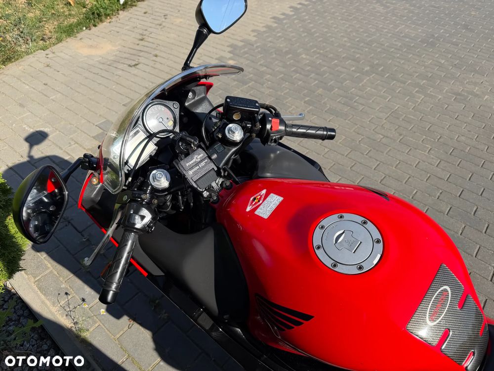 Honda CBR - 28