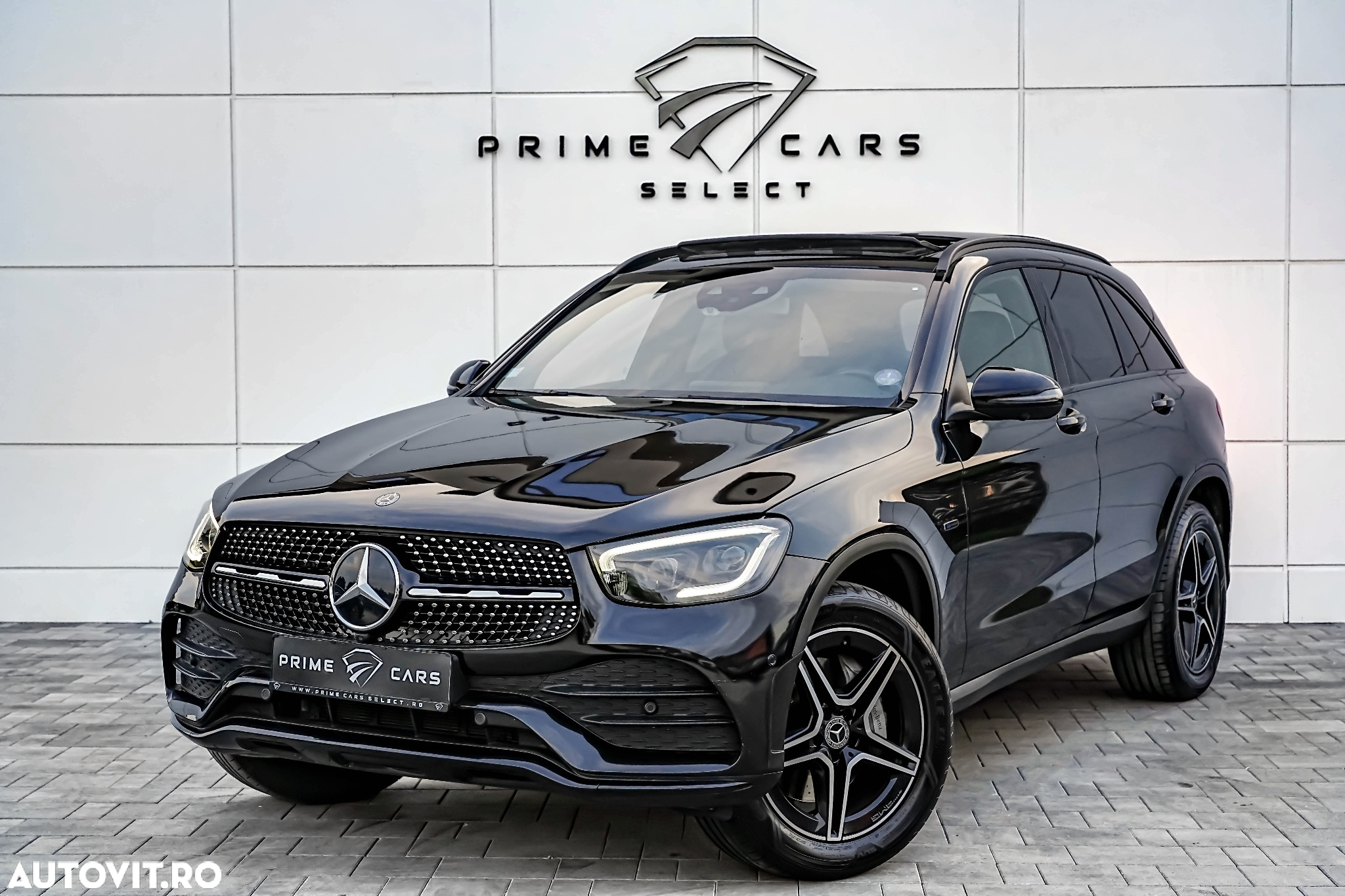 Mercedes-Benz GLC 300 e 4Matic 9G-TRONIC AMG Line Plus - 13