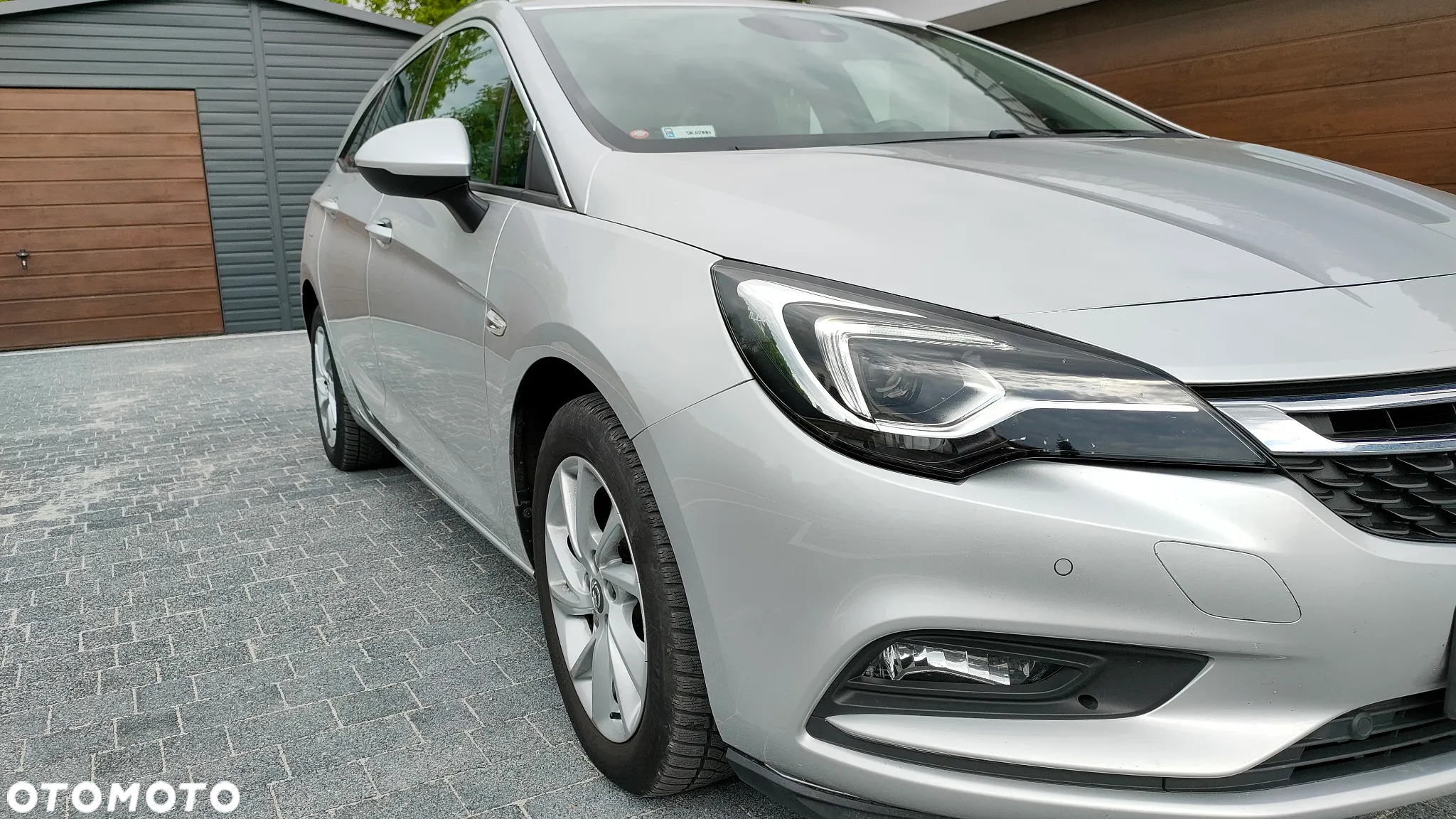 Opel Astra V 1.6 CDTI Dynamic S&S - 2