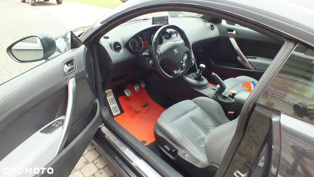 Peugeot RCZ - 8