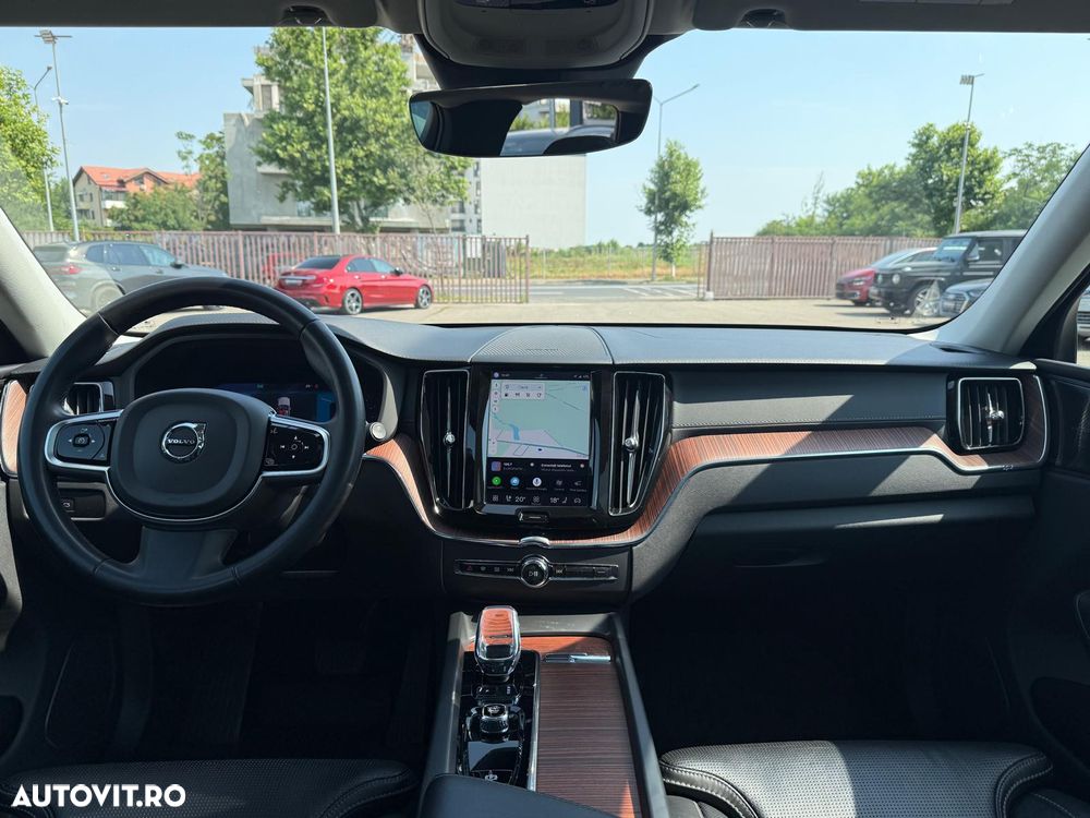 Volvo XC 60 B5 MHEV AT8 AWD R-Design - 9