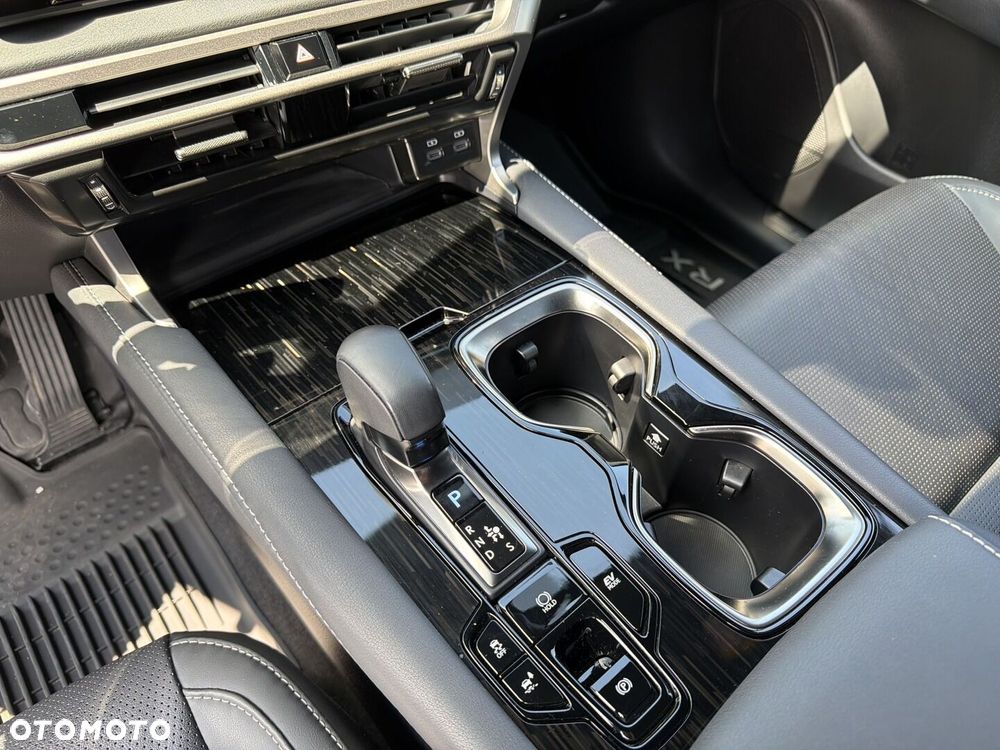 Lexus RX - 21