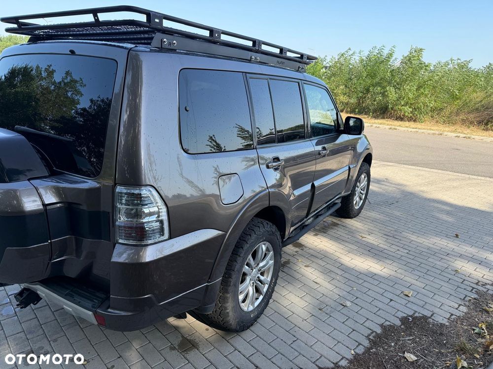 Mitsubishi Pajero - 9