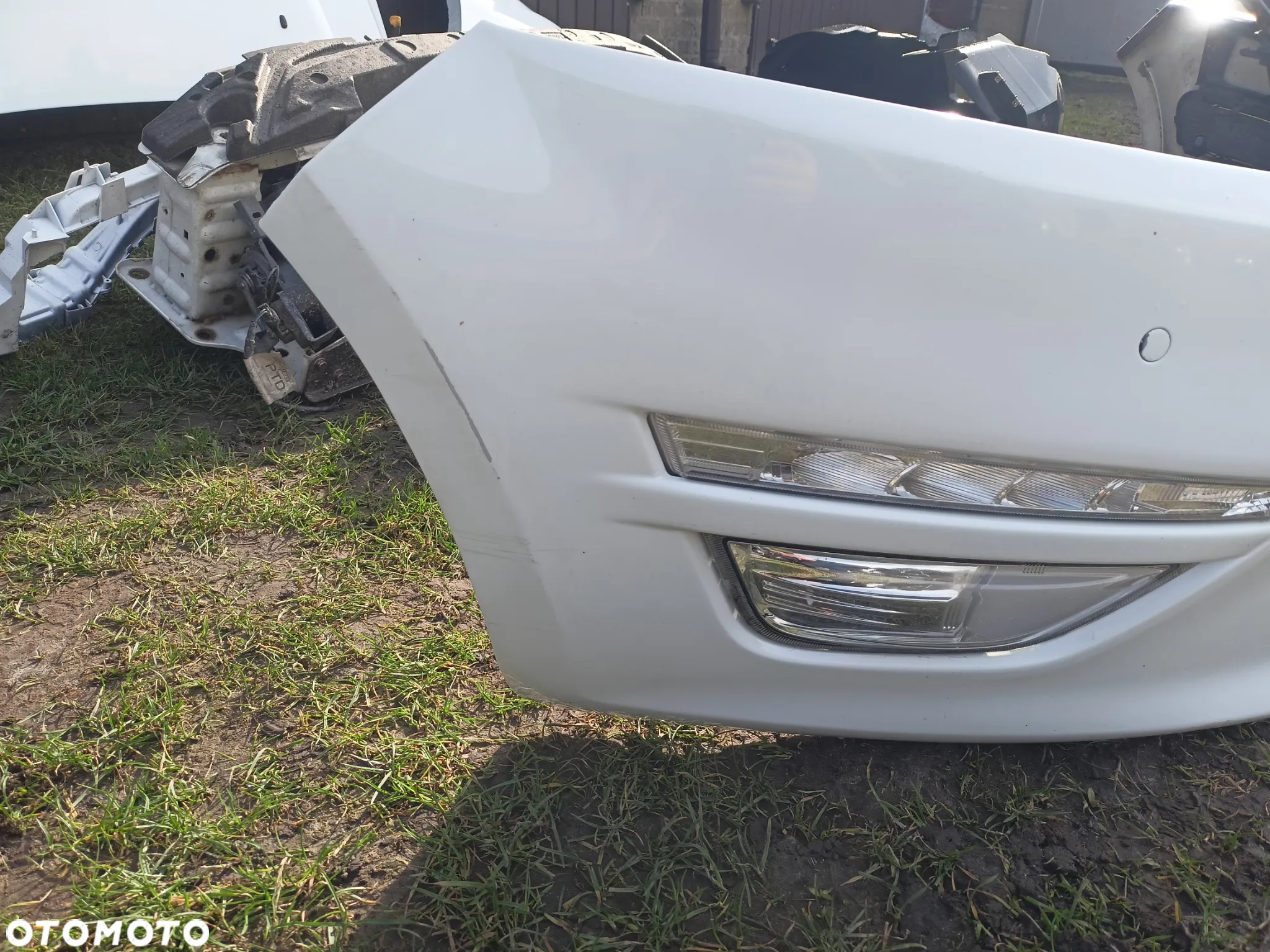 MASKA ZDERZAK MONDEO MK4 LIFT F6 - 2