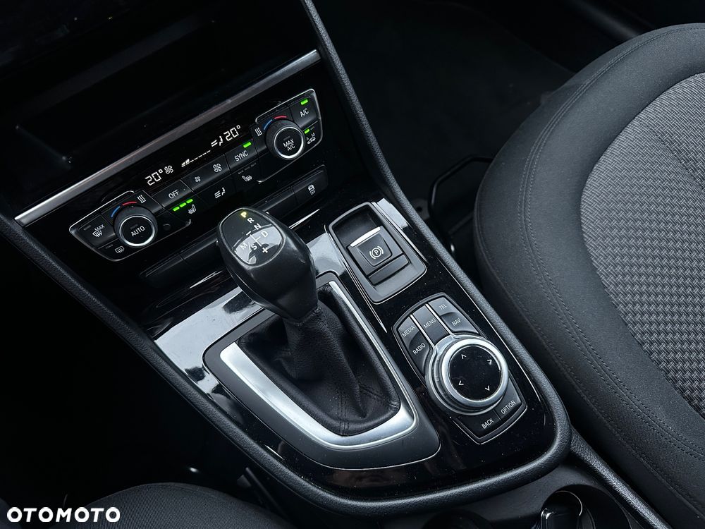 BMW Seria 2 218i - 13