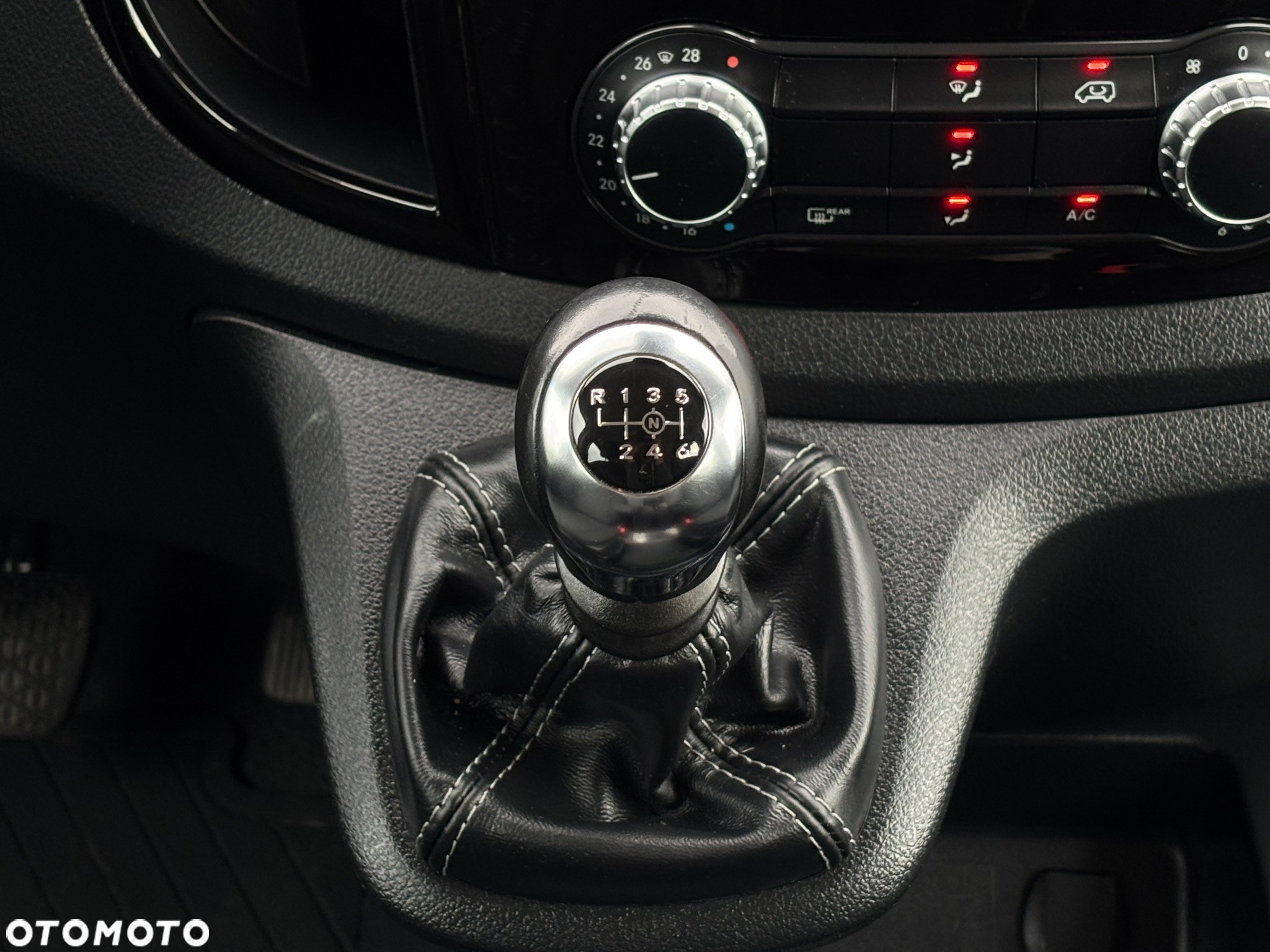 Mercedes-Benz Vito - 19