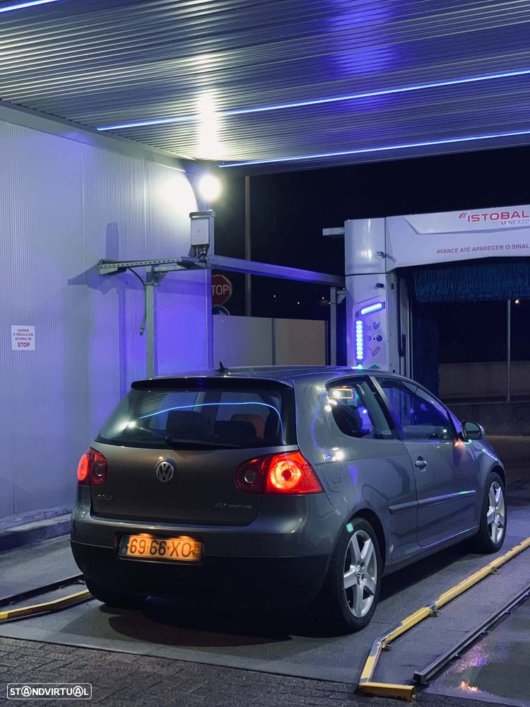 VW Golf 2.0 FSi Sport - 1