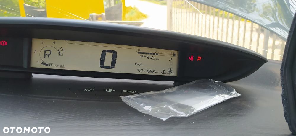 Citroën C4 HDi 110 FAP EGS6 Exclusive - 6