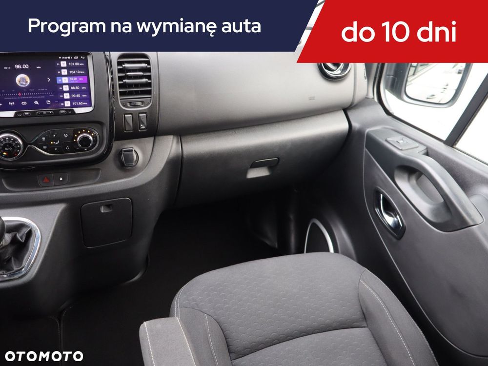 Opel Vivaro - 10