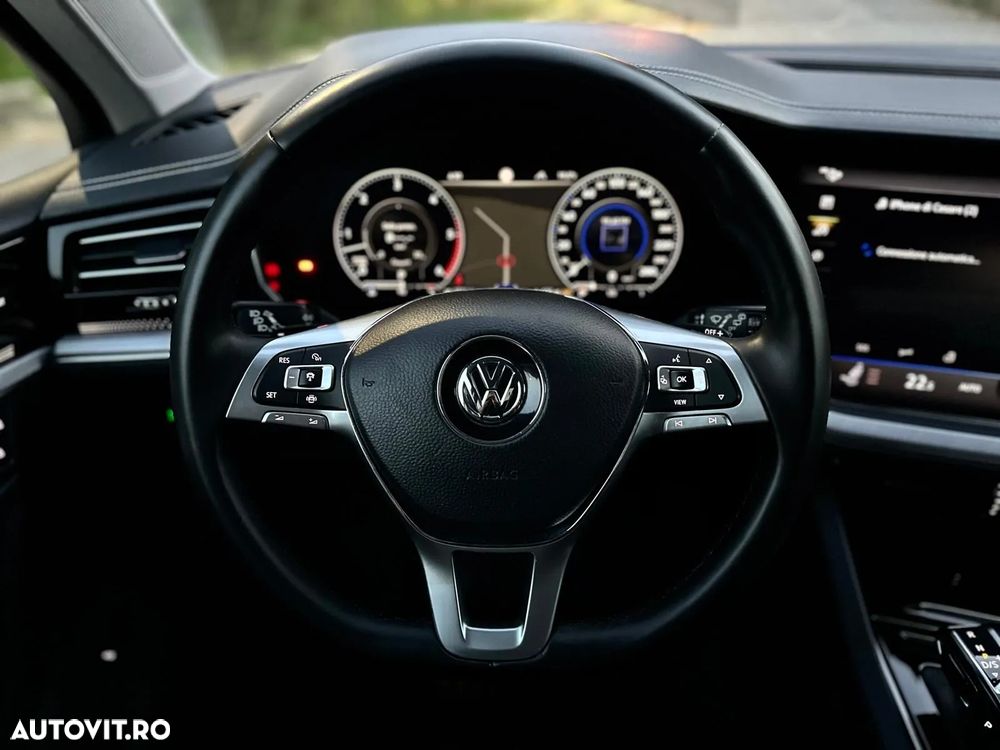 Volkswagen Touareg 3.0 V6 TDI SCR 4Motion Automatik - 26
