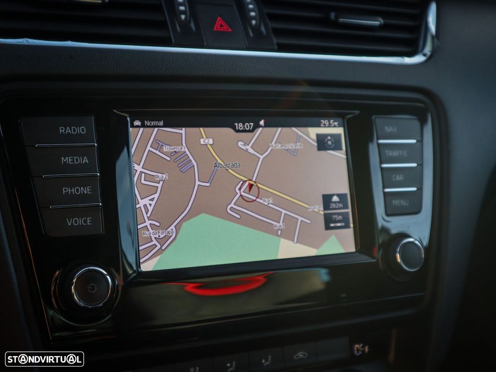 Skoda Octavia Break 2.0 TDI RS DSG - 25