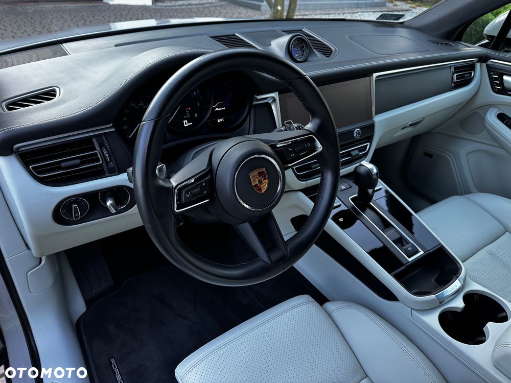 Porsche Macan Standard - 16