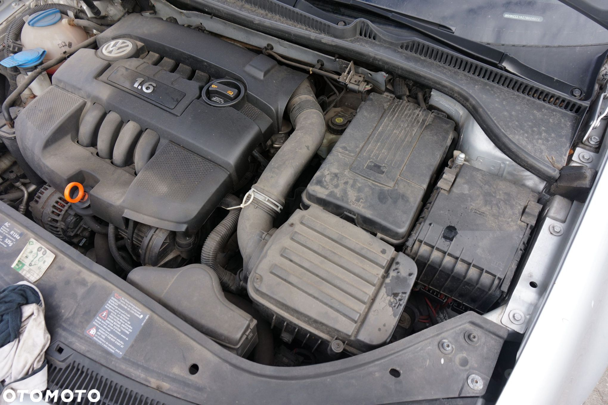 VOLKSWAGEN GOLF V 5D HB 2006 LA7W 1.6 8V BSE 102KM FVH SREBRNY na części - 11