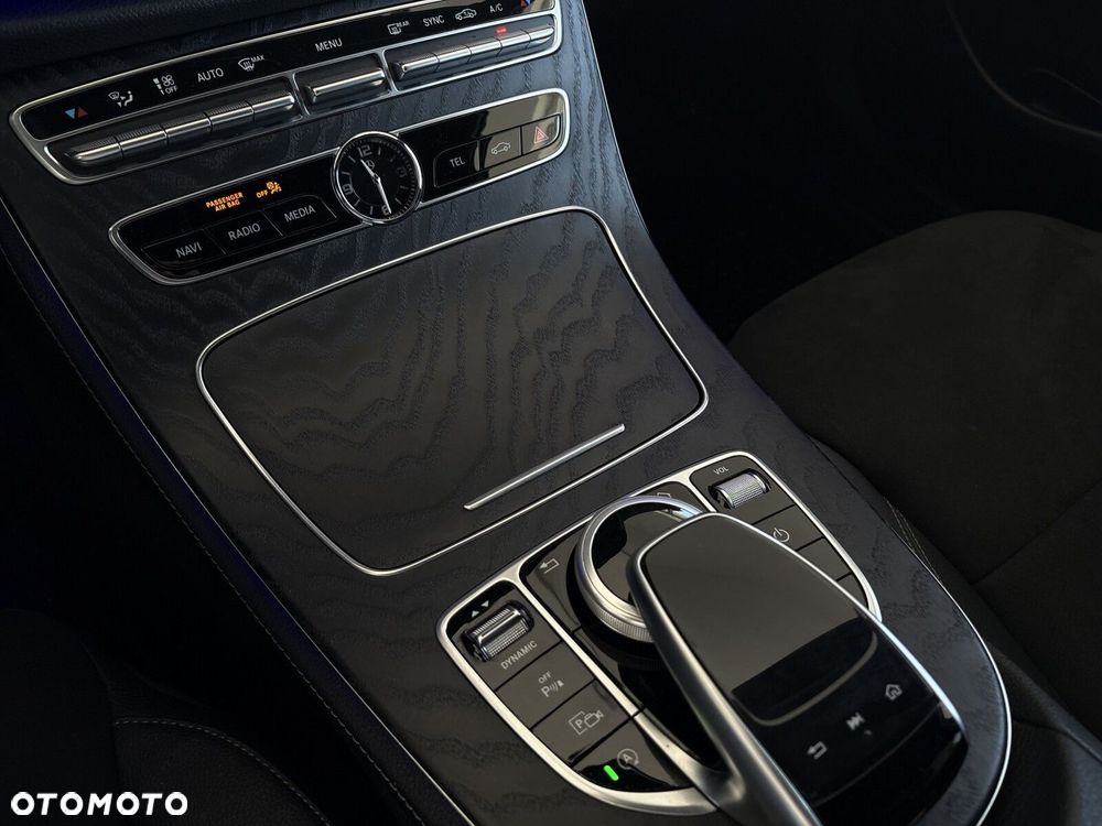 Mercedes-Benz Klasa E 220 d 4-Matic - 34
