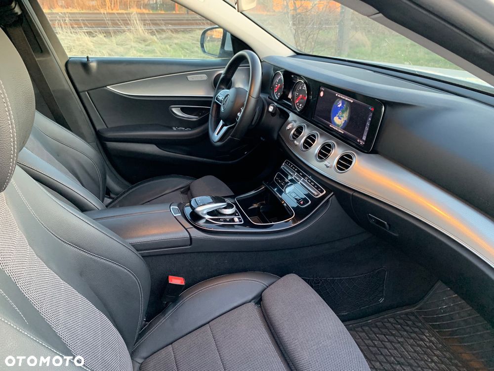 Mercedes-Benz Klasa E 220 d 4-Matic Avantgarde - 29