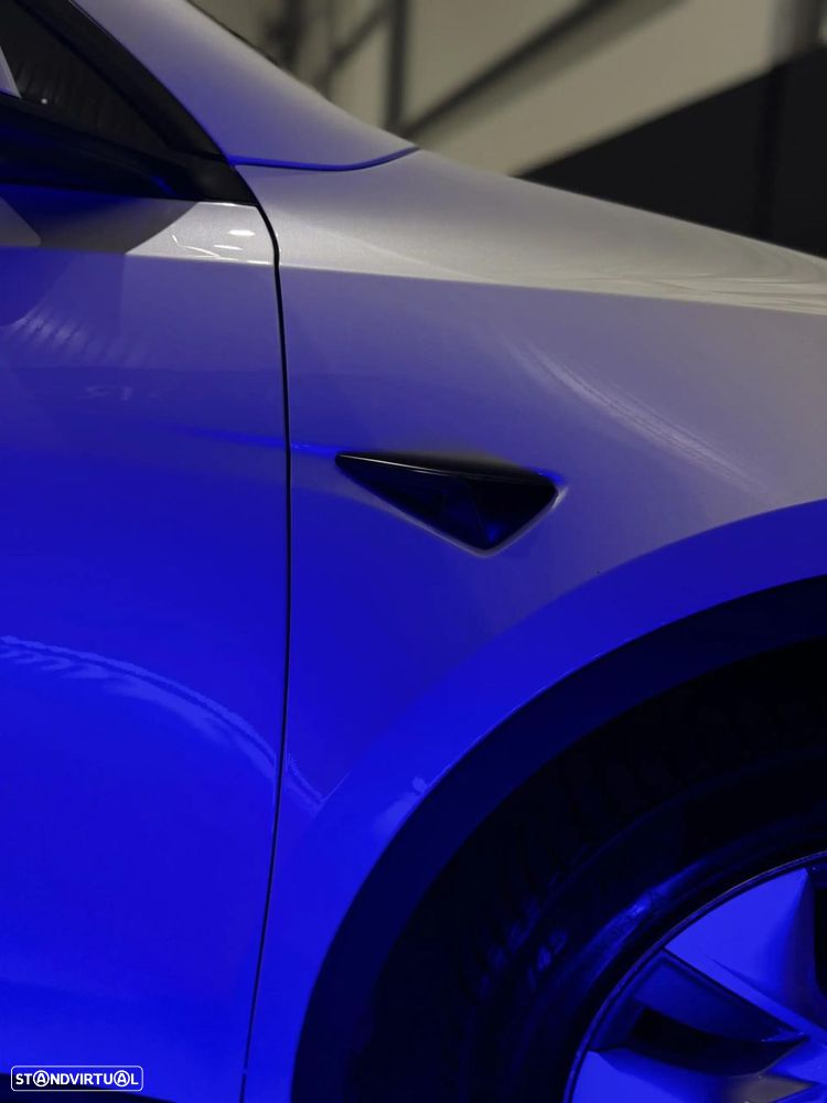 Tesla Model Y Long Range Dual Motor AWD - 26