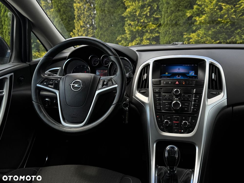 Opel Astra 1.4 Turbo Design Edition - 28