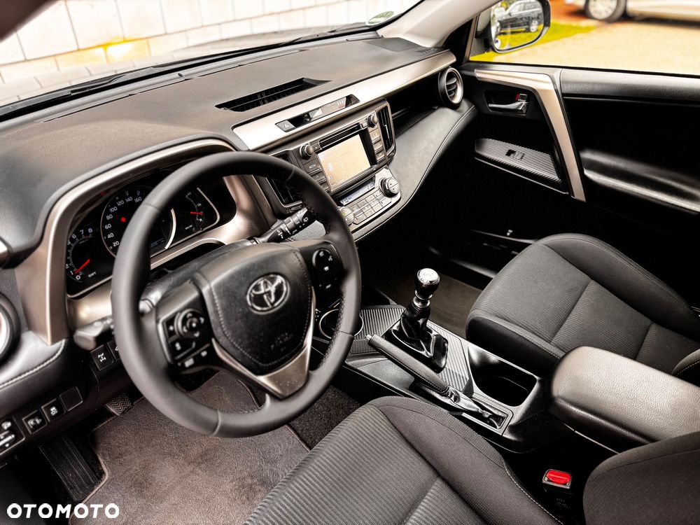 Toyota RAV4 2.0 Premium - 39