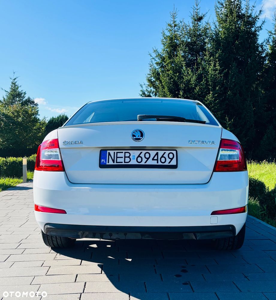 Skoda Octavia 2.0 TDI Elegance DSG - 5