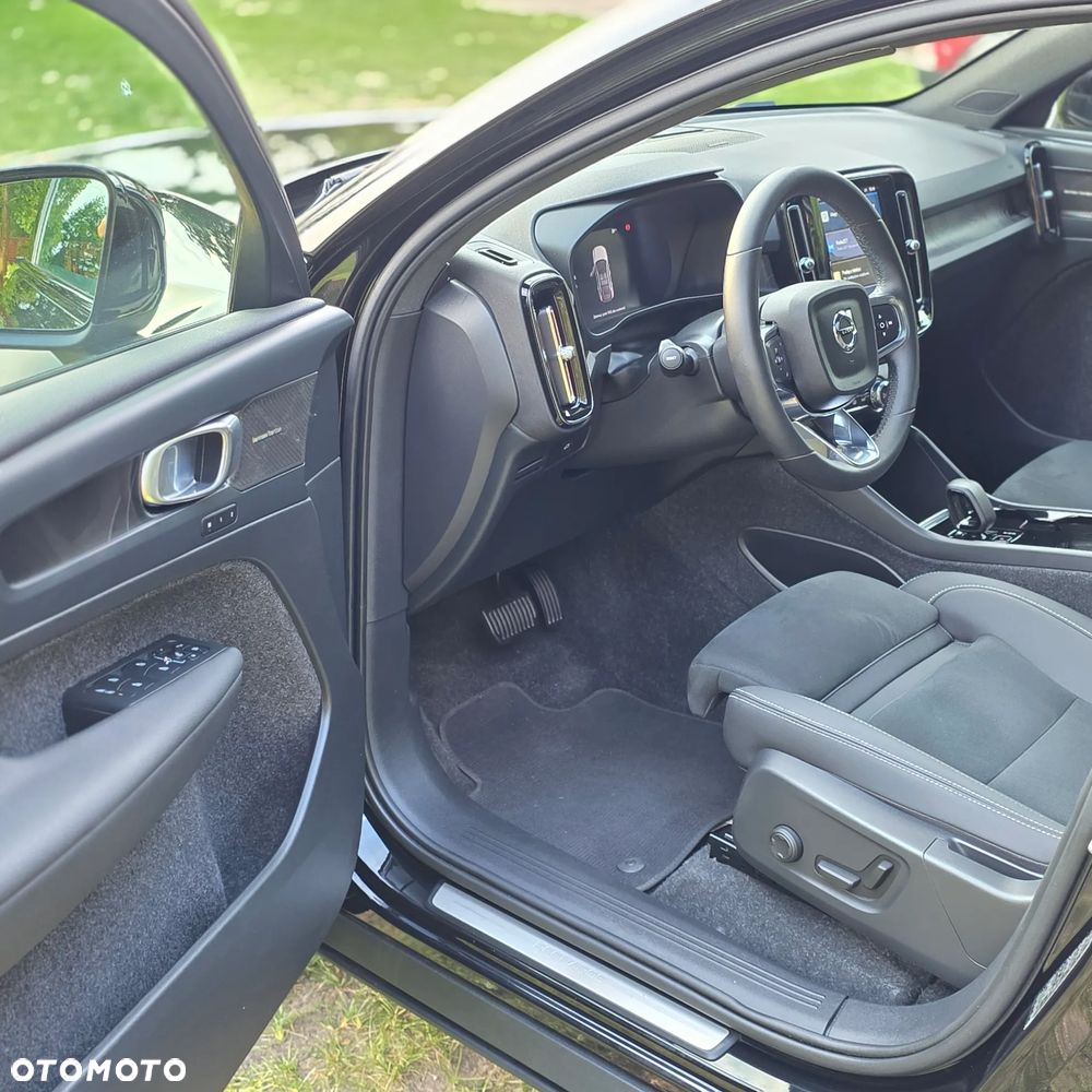 Volvo C40 Recharge 82 kWh Twin Motor Plus - 11
