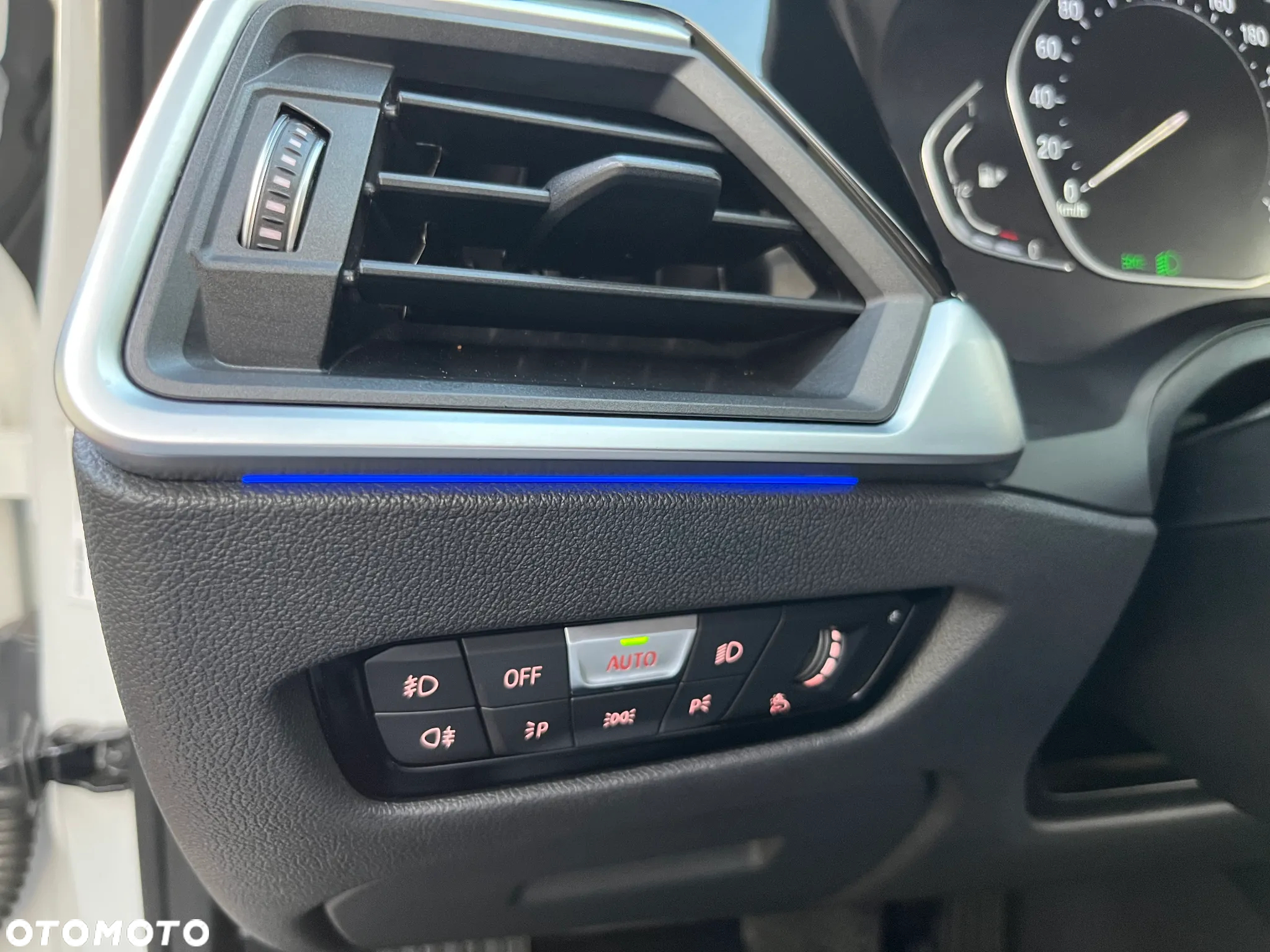 BMW Seria 3 320i Sport Line - 18