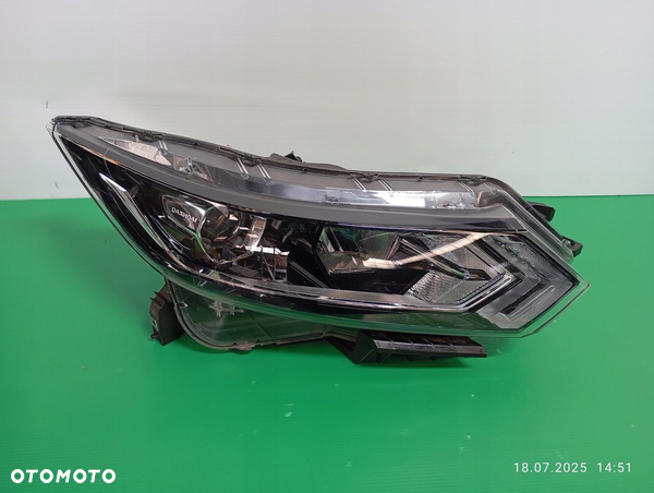 LAMPA PRZEDNIA PRAWA Nissan Qashqai II 2 J11 Lift 17-21 100-19009