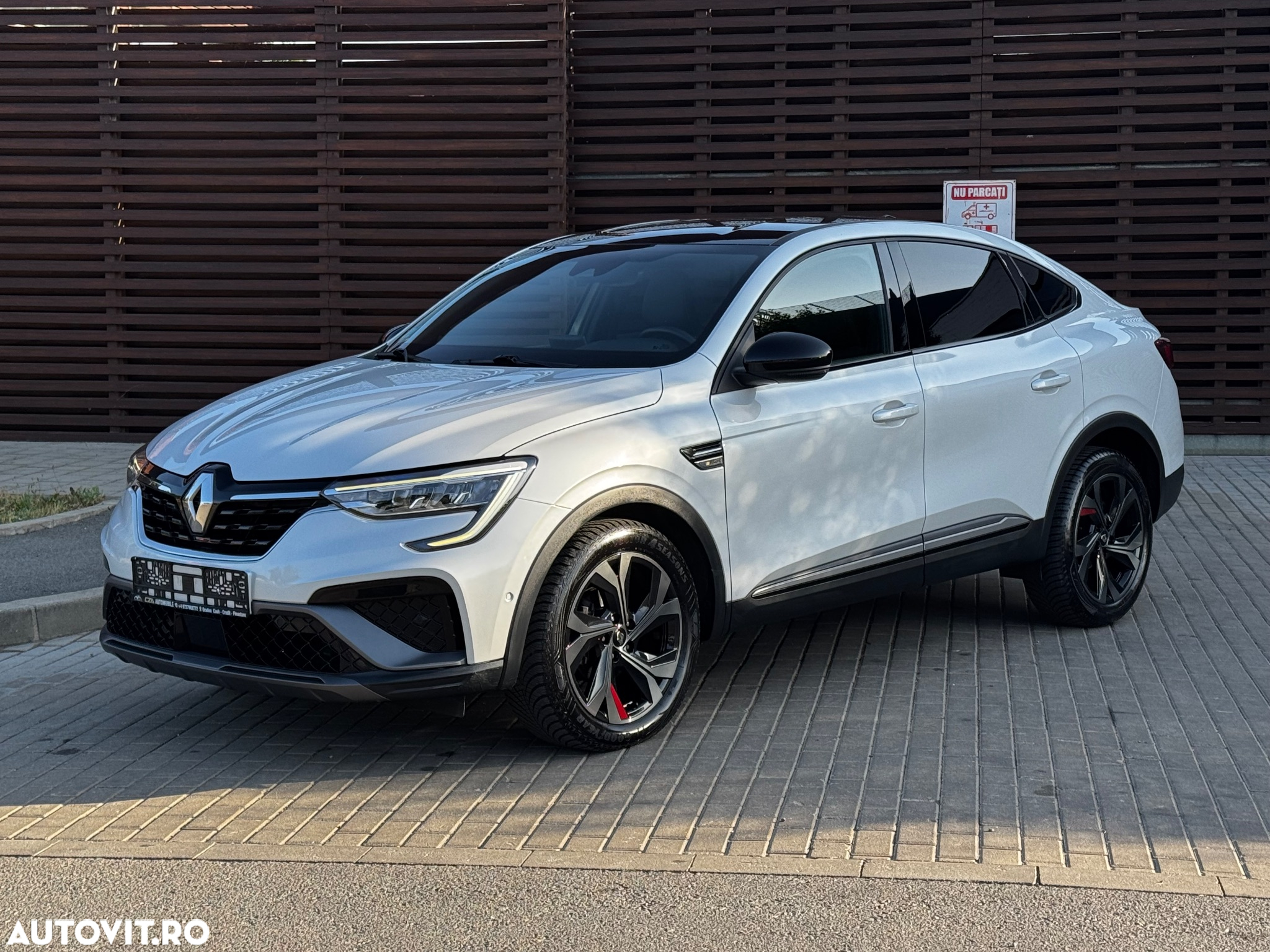 Renault Arkana TCe 140 EDC R.S. LINE - 14