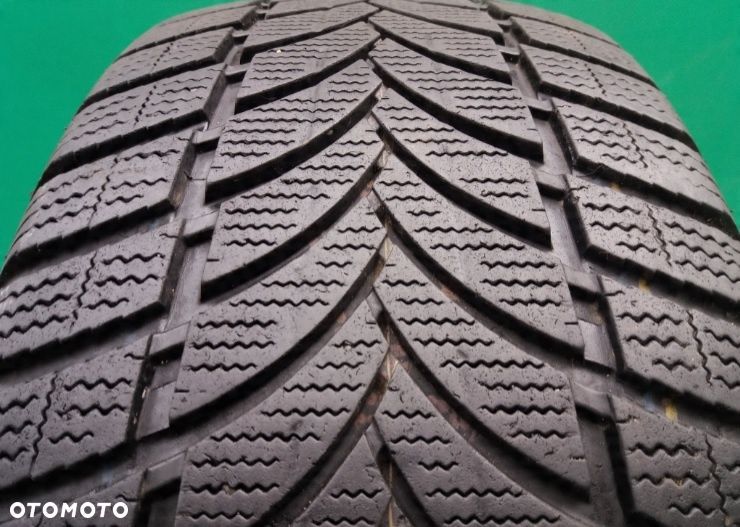 MAXXIS PRESA SNOW 225/55/16, 1 szt 6,6 mm - 1