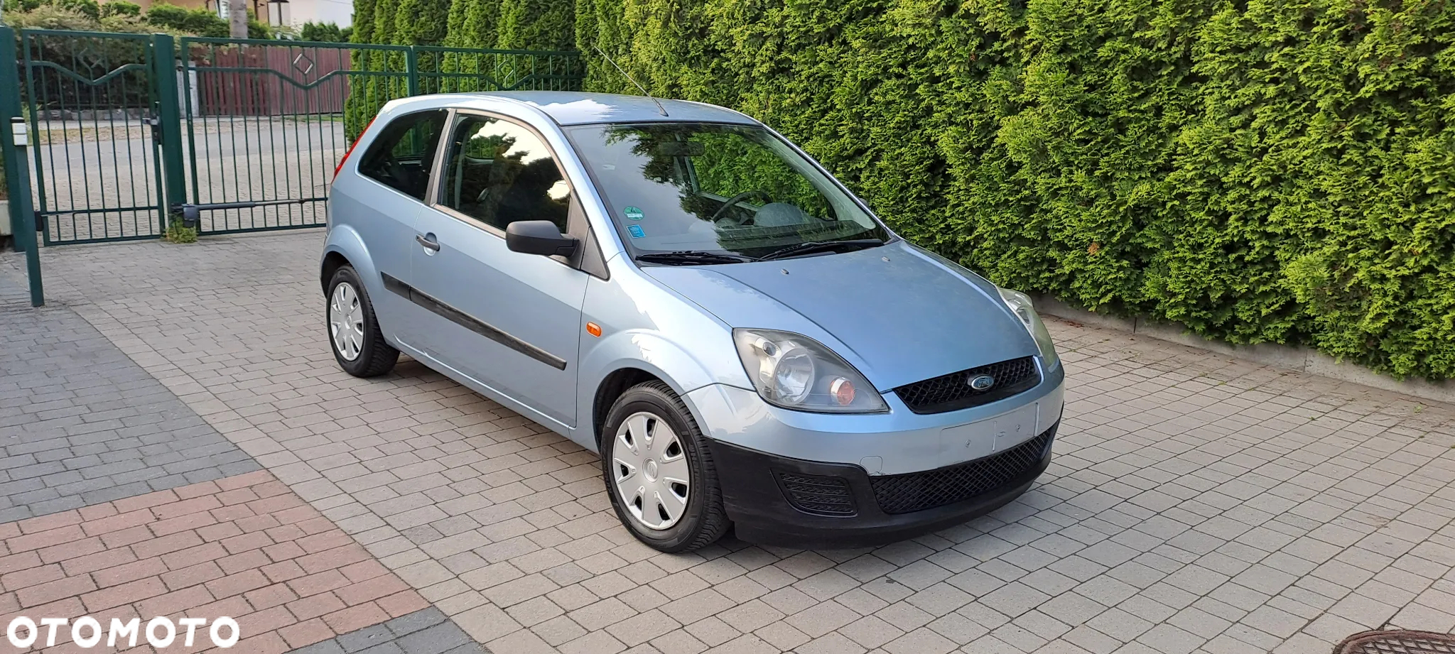 Ford Fiesta 1.3 Ambiente - 2