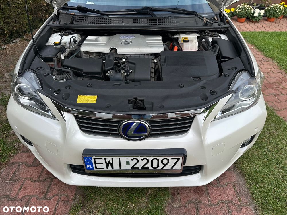 Lexus CT - 10