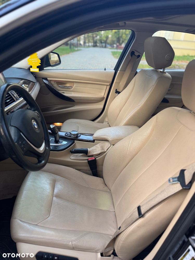 BMW Seria 3 328i xDrive - 9