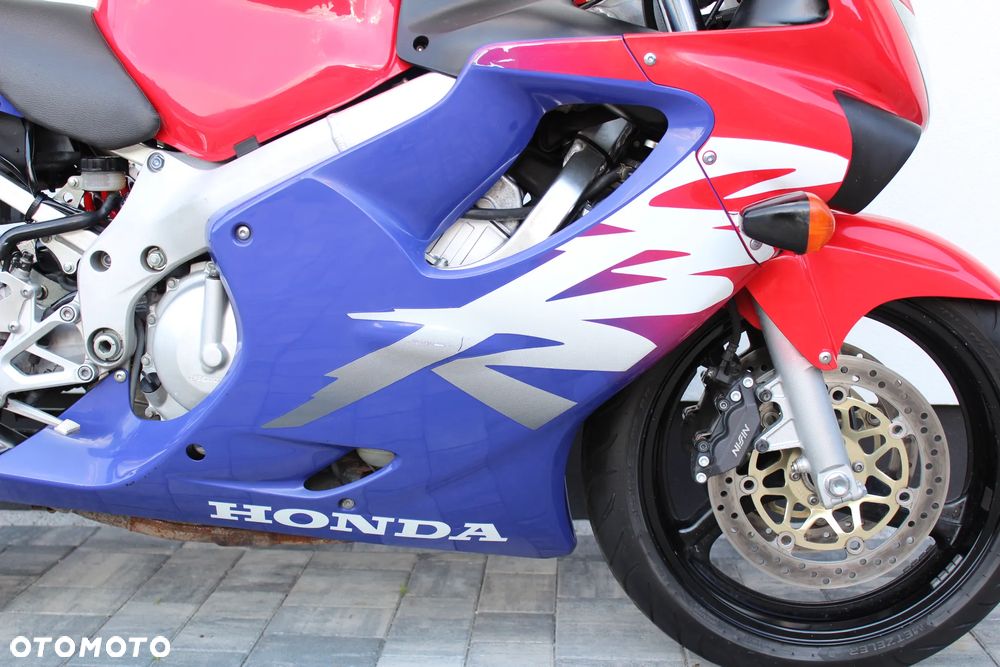 Honda CBR - 11