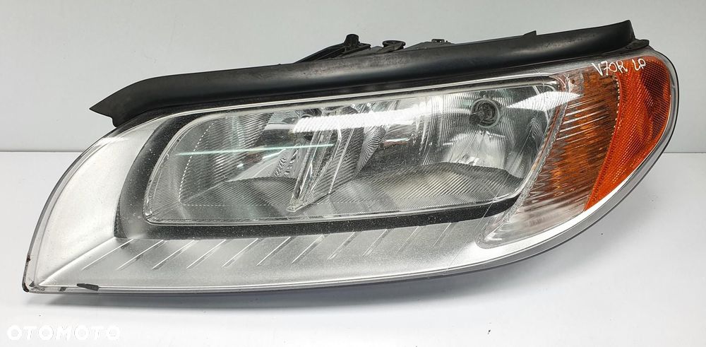 LAMPA LEWY PRZÓD PRZEDNIA VOLVO V70 III LIFT 31383542 EUROPA - 1