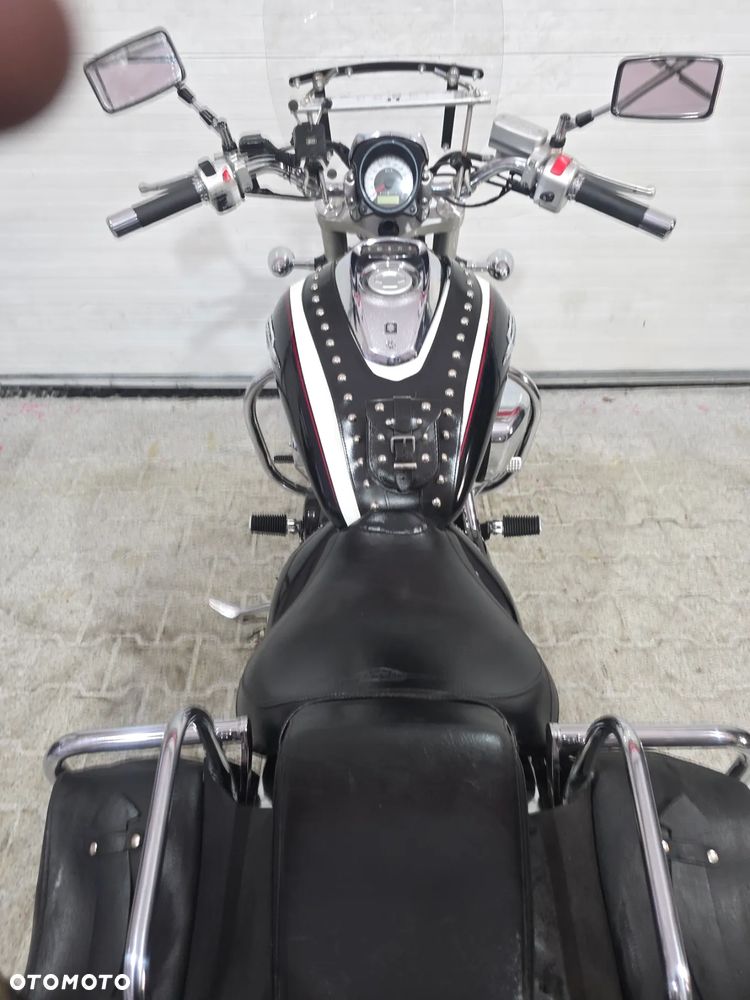 Suzuki Intruder - 38