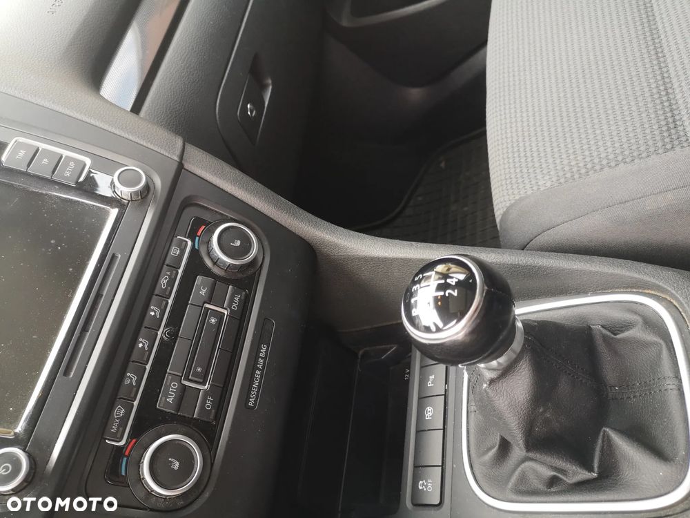 Volkswagen Golf 1.6 TDI DPF Highline - 20