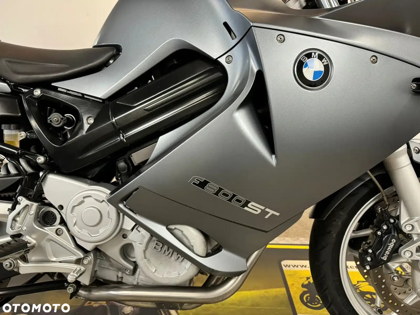 BMW F - 21