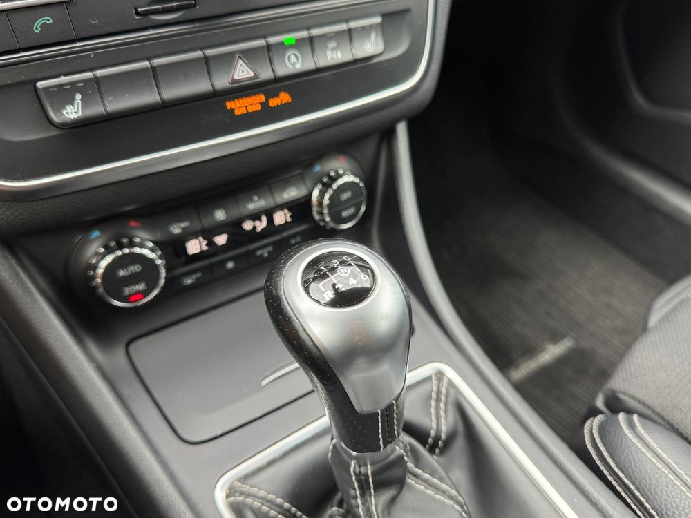 Mercedes-Benz GLA 200 - 15
