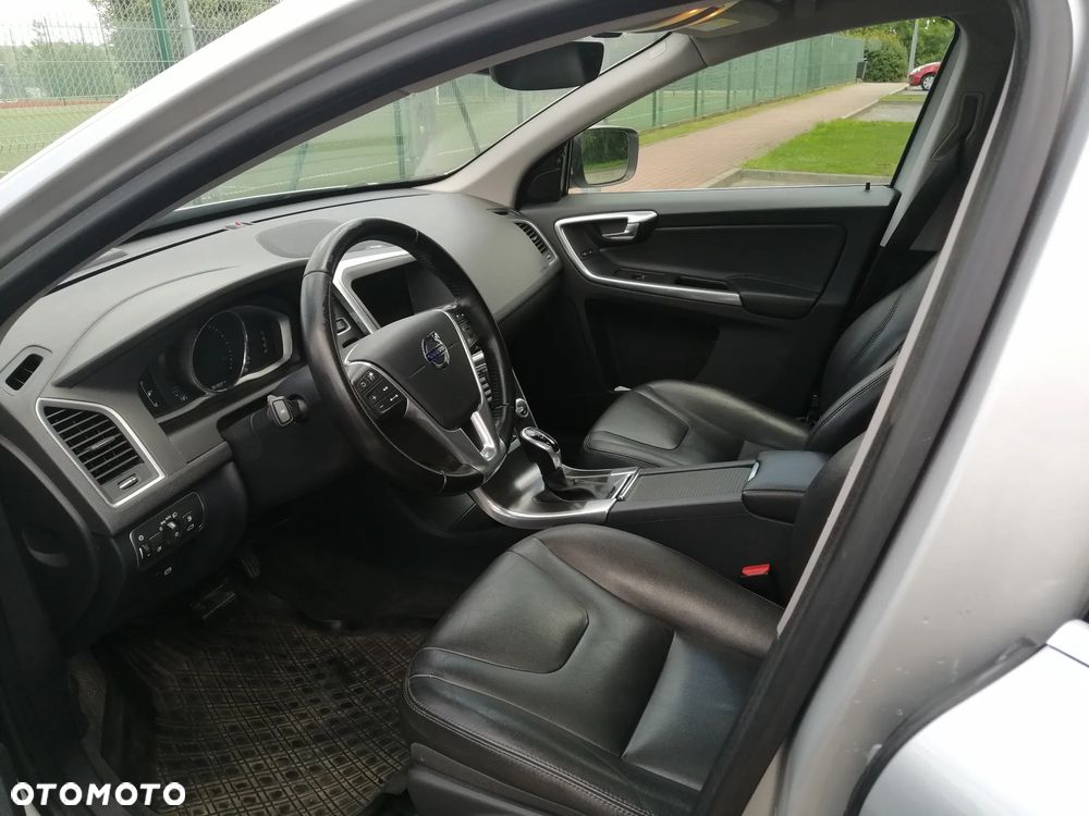Volvo XC 60 T5 AWD Momentum EU6 - 6