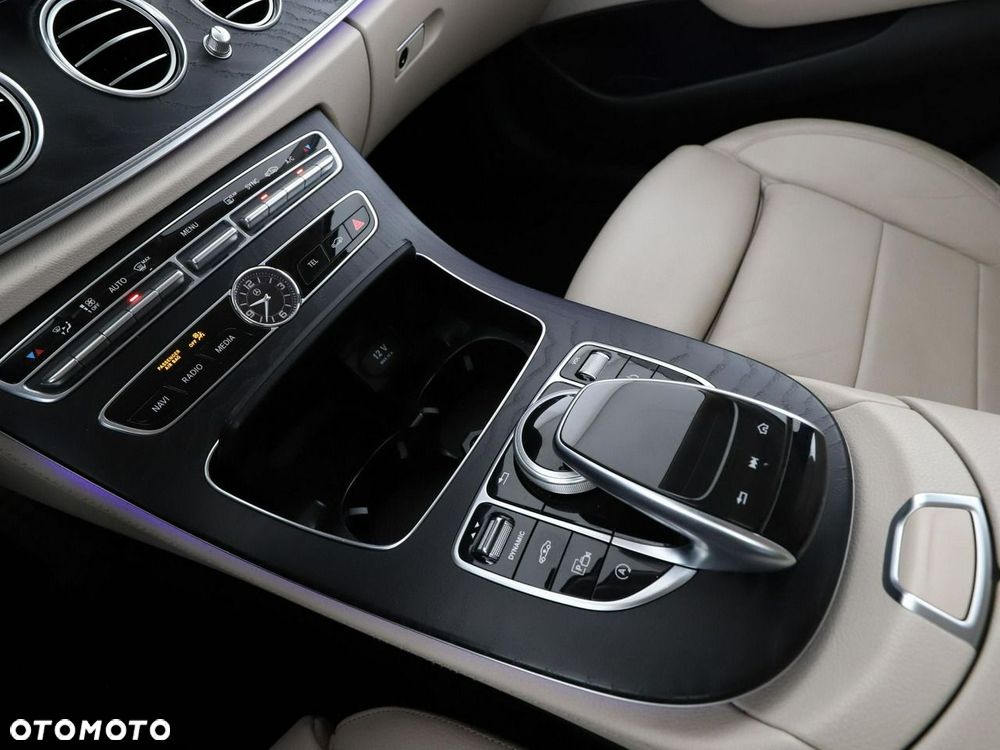 Mercedes-Benz Klasa E 220 d 4-Matic All-Terrain - 30