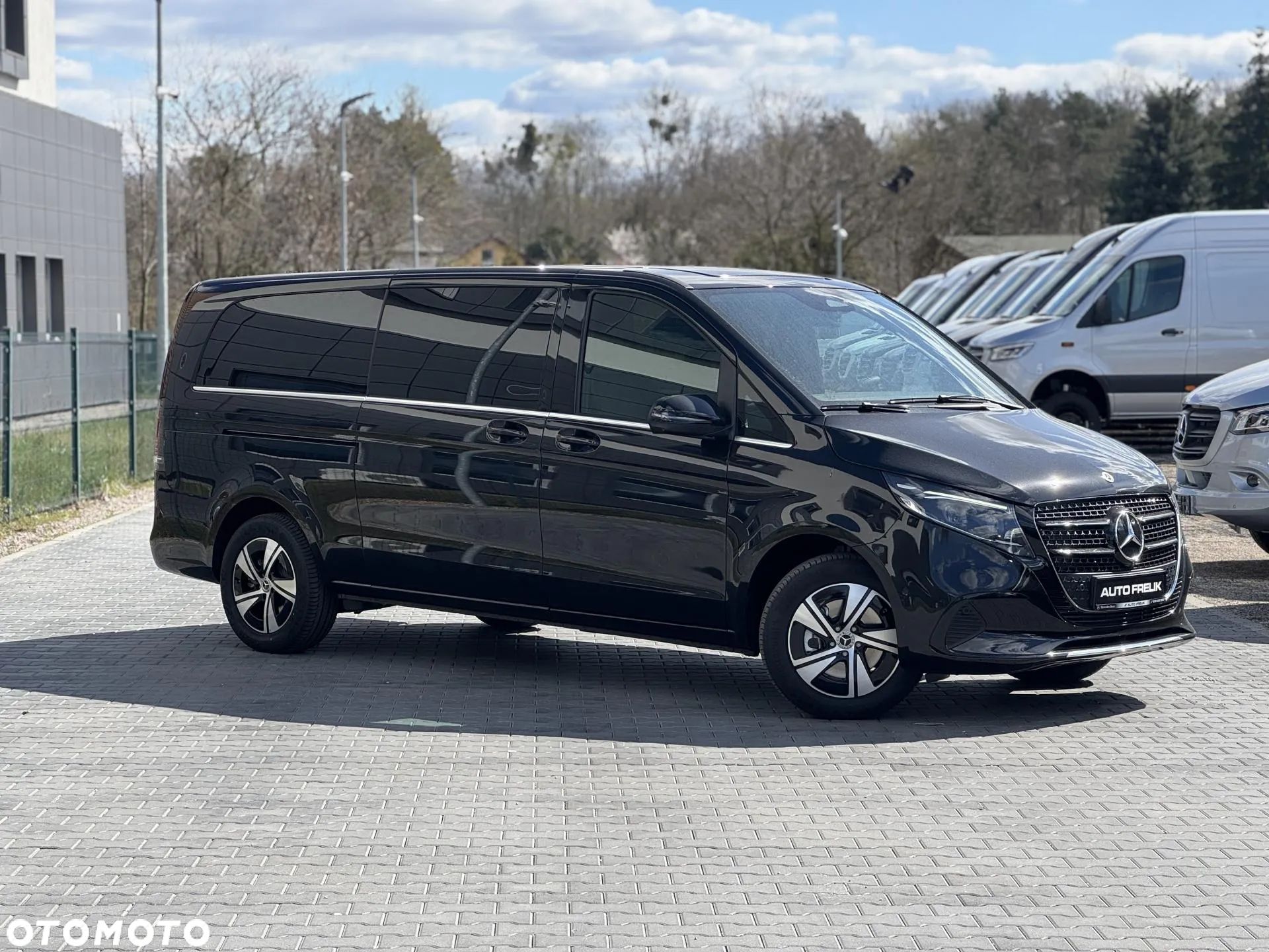 Mercedes-Benz Klasa V 300 extralang 9G-TRONIC Avantgarde - 1