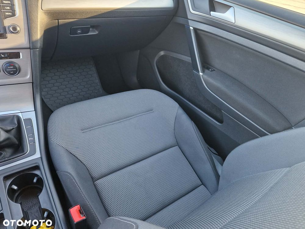 Volkswagen Golf 1.4 TSI BMT Comfortline - 22