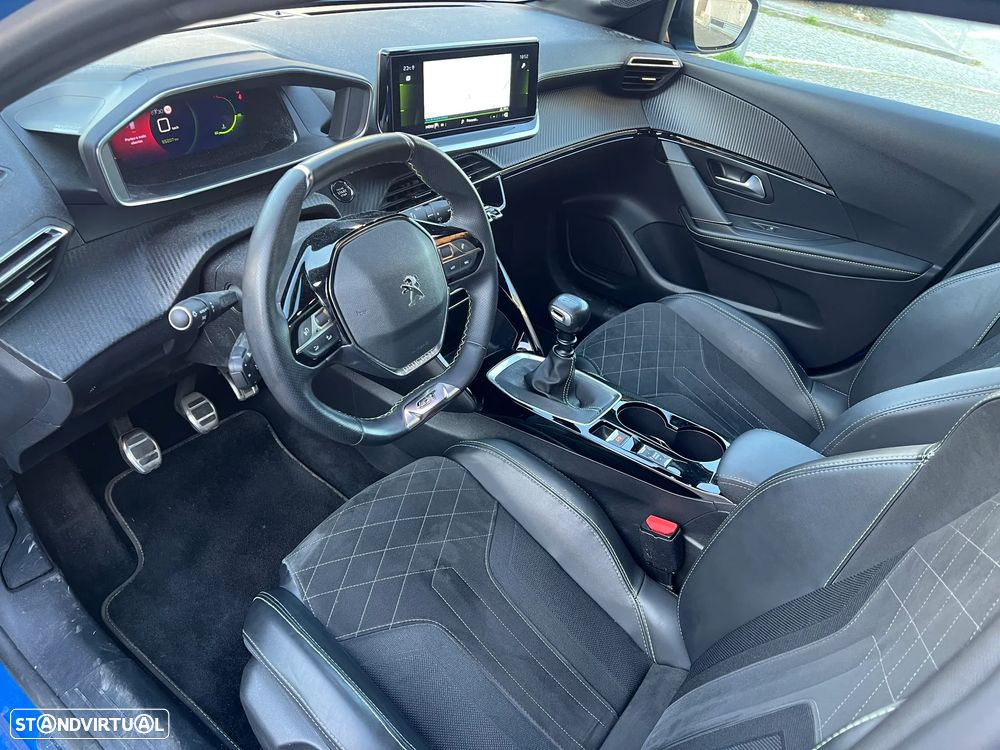 Peugeot 208 PureTech 100 GT - 29