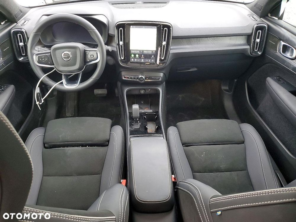 Volvo C40 Recharge Twin Motor Plus - 9