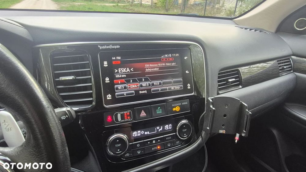 Mitsubishi Outlander 2.0 Instyle Navi 4WD CVT - 8